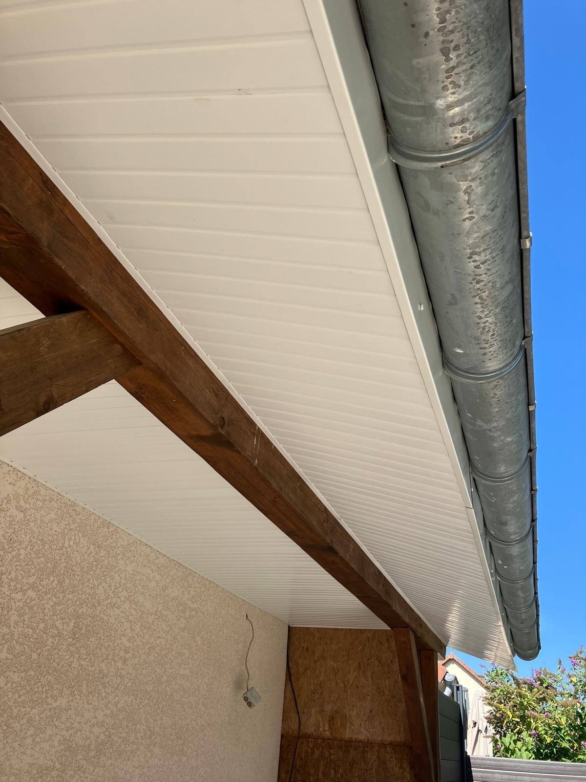 Sous-face de pergola après habillage aluminium