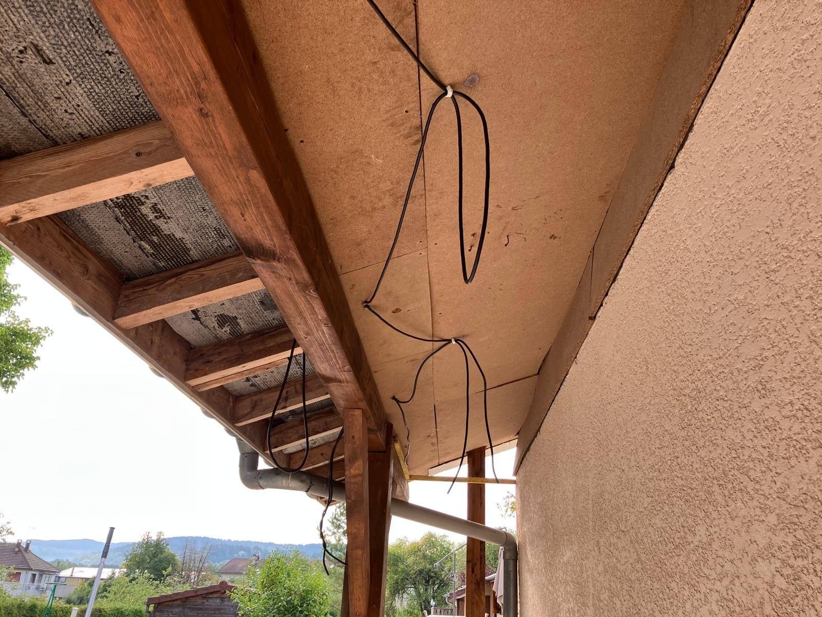 Sous-face de pergola avant habillage aluminium